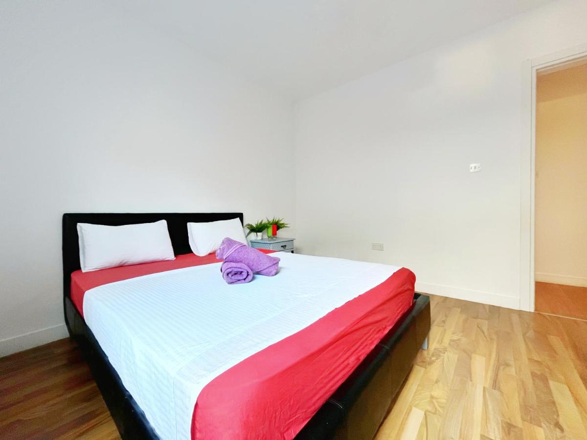 Central 2 Bedroom Apt Terrace And Pool Ayía Nápa Extérieur photo